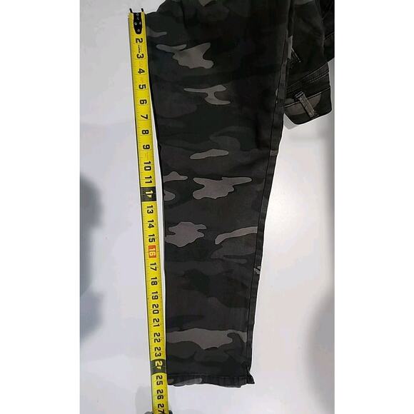 Wit & Wisdom Camo Jeans Skinny Leg Pants Womens Size 10P Elastic Waist Stretch - Picture 6 of 6